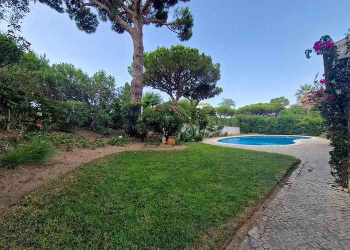 Vintage Design In Vale Do Lobo Villa *